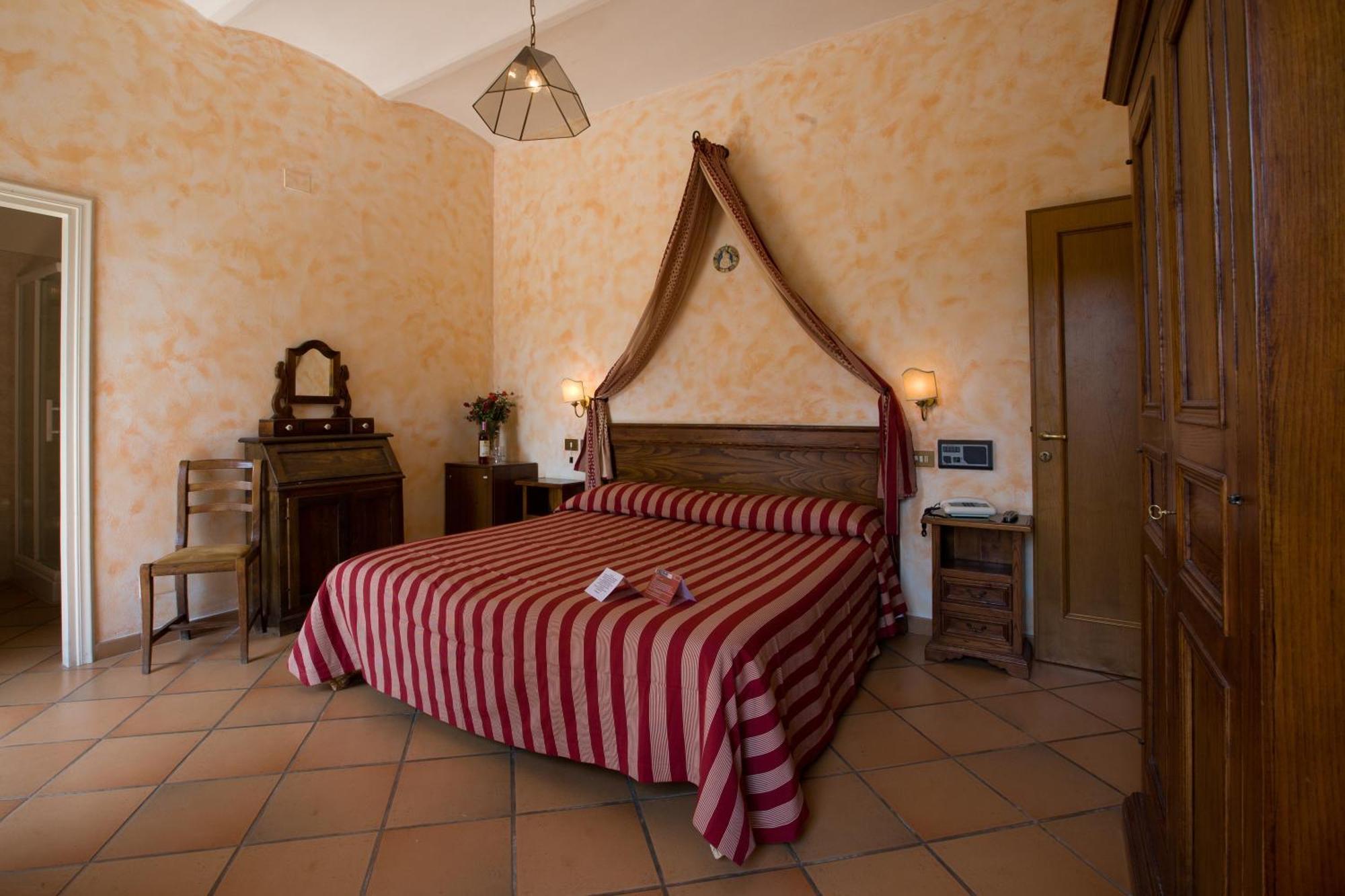 Agriturismo Palazzo Bandino - Wine Cellar, On Reservation Restaurant And Spa Chianciano Terme Buitenkant foto